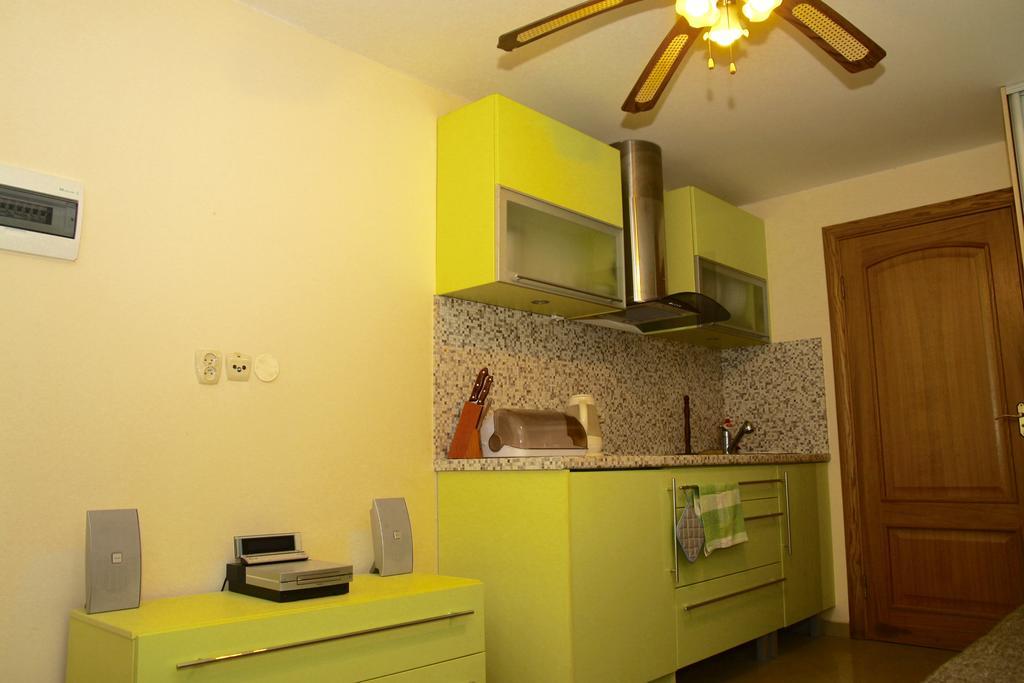 Apartamenti Los Bomberos Jurmala Room photo